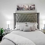 Modern Midtown Oasis