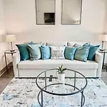 Modern Midtown Oasis