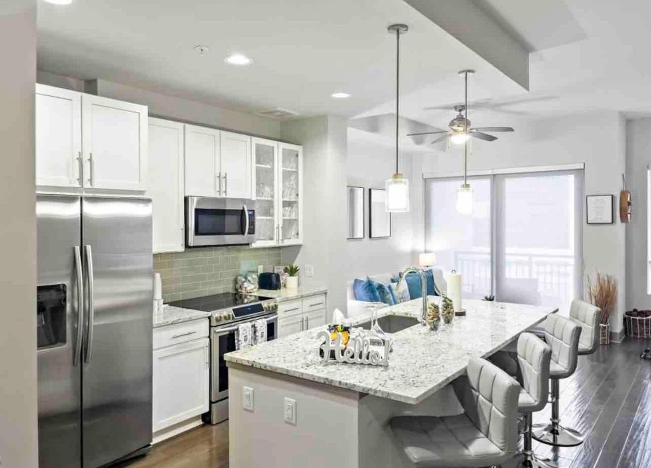 Modern Midtown Oasis Apartment *