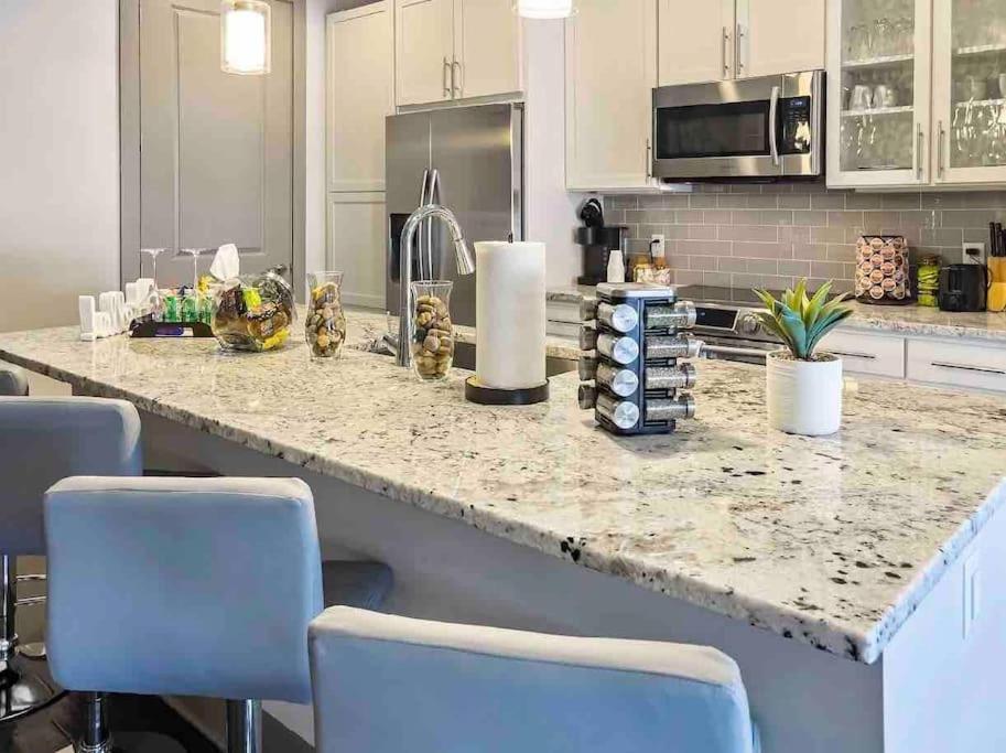 Modern Midtown Oasis Apartment